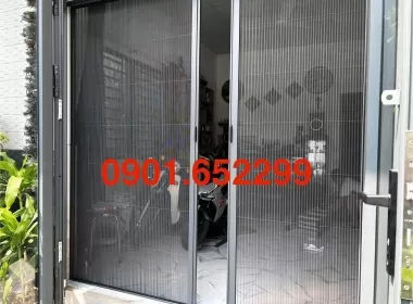  Cửa lưới chống muỗi có dễ tháo lắp không